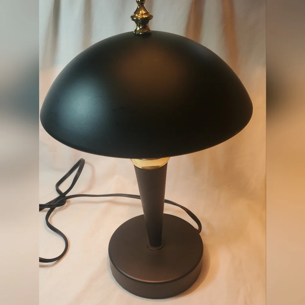 Black Mushroom Dome UFO Vtg Metal Table Lamp with Gold Accent 13